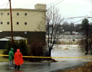 Flood of 4 1 87 rising water behind Dexter Shoe 